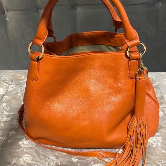 G.I.L.I. Genuine leather Rust Oversized handbag with tassel - Picture 4 of 9